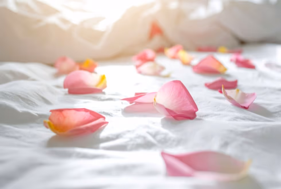 ความสำคัญของการใช้ผ้าปูเตียงสีขาวในโรงแรม